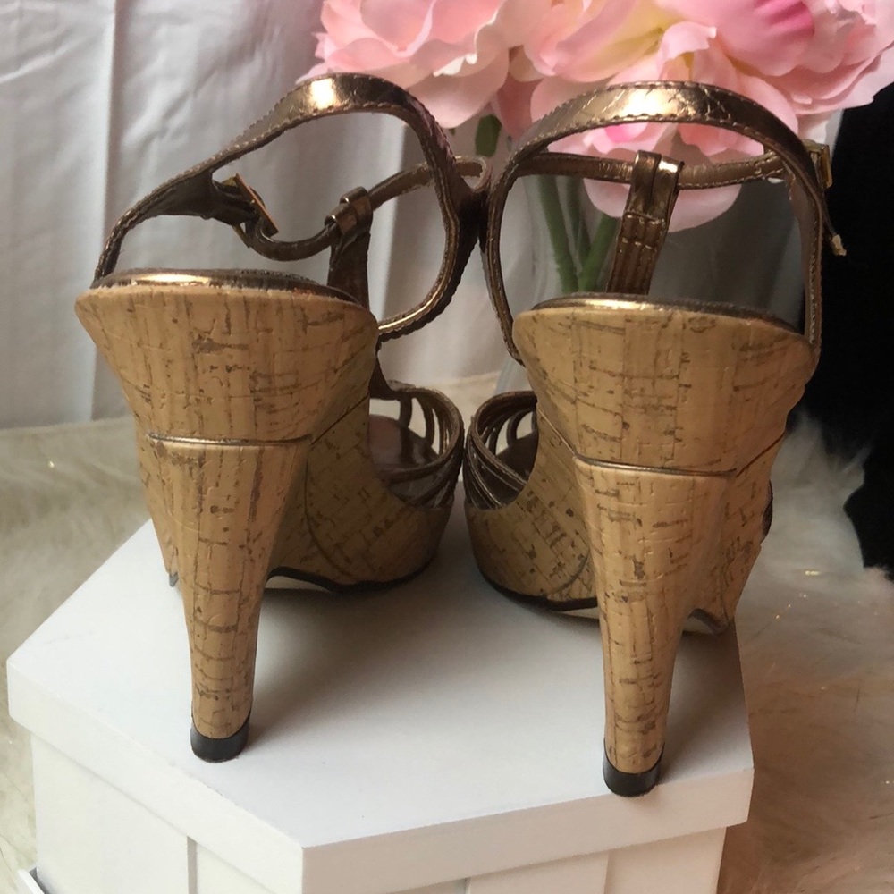 Metallic wedges - Picture 3 of 4